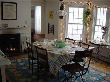 The Sunny Grange Bed & Breakfast Campton Restoran fotoğraf